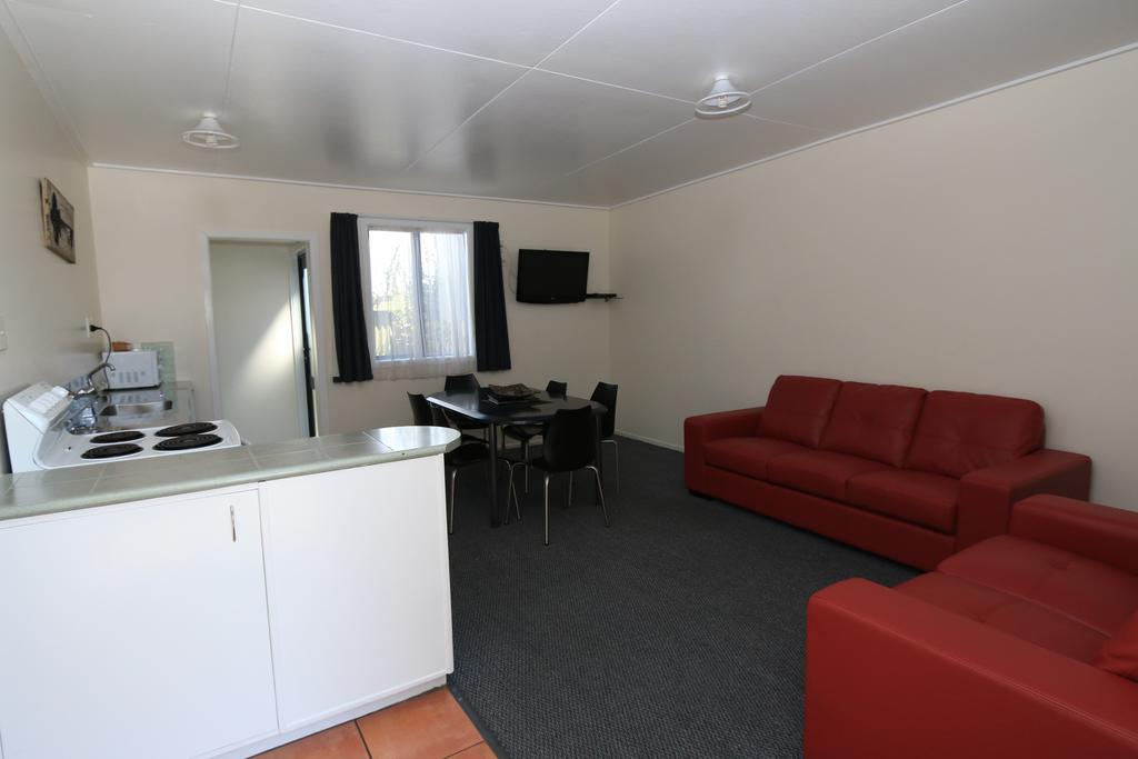 New Plymouth Top 10 Holiday Park Room photo